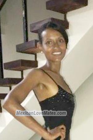 173738 - Stephanie Age: 37 - Costa Rica