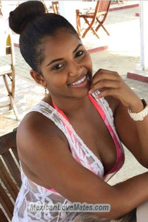 182220 - Yanelis Age: 30 - Colombia