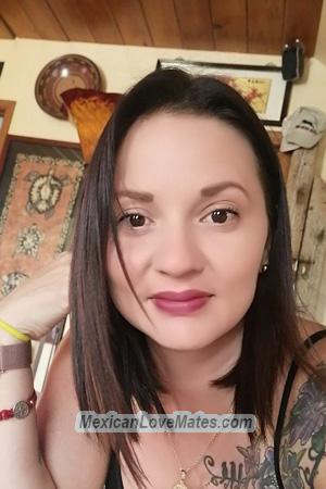 195141 - Andrea Age: 40 - Costa Rica