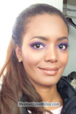 195911 - Yanelis Age: 39 - Colombia