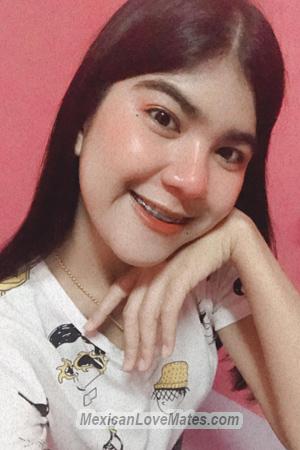 201758 - Natcha Age: 26 - Thailand