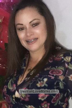 203845 - Yendry Age: 44 - Costa Rica