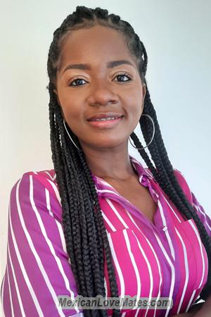 205104 - Stefany Age: 35 - Colombia