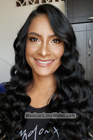 205243 - Daniela Age: 36 - Colombia