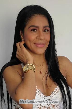 205734 - Yohana Age: 43 - Colombia