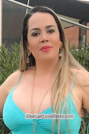 210422 - Tania Age: 44 - Colombia
