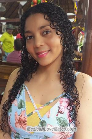 210683 - Yuranis Age: 37 - Colombia