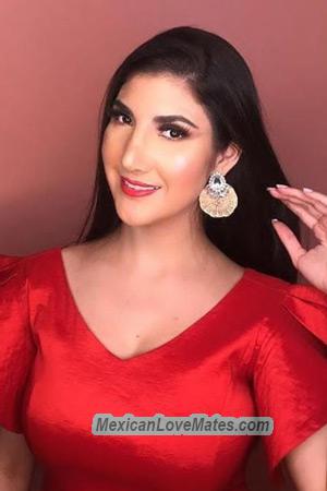 210802 - Laura Age: 36 - Colombia