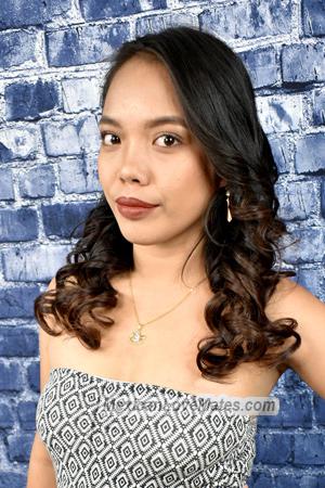 218076 - Liezl Age: 24 - Philippines