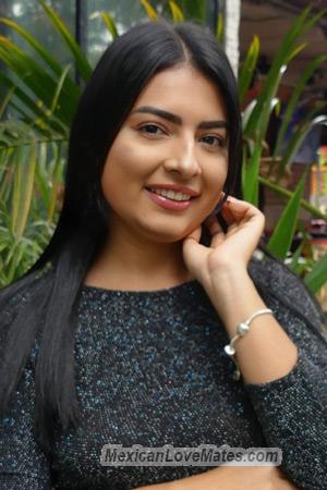 219479 - Laura Age: 27 - Colombia