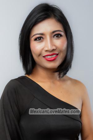 219770 - Ploychomphoo Age: 41 - Thailand