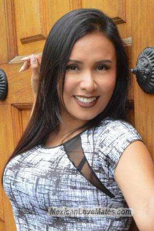 220406 - Fiorella Age: 40 - Peru